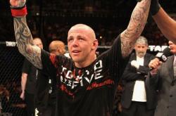 开云体育官方网站-足球比赛搏击，表现显平双时胜出