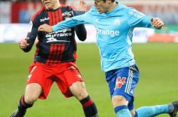 开云体育下载-里昂客场胜出，步步紧逼榜首球队