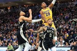 开云官网-雄鹿客场逆转湖人，安特托昆博助球队断胜利