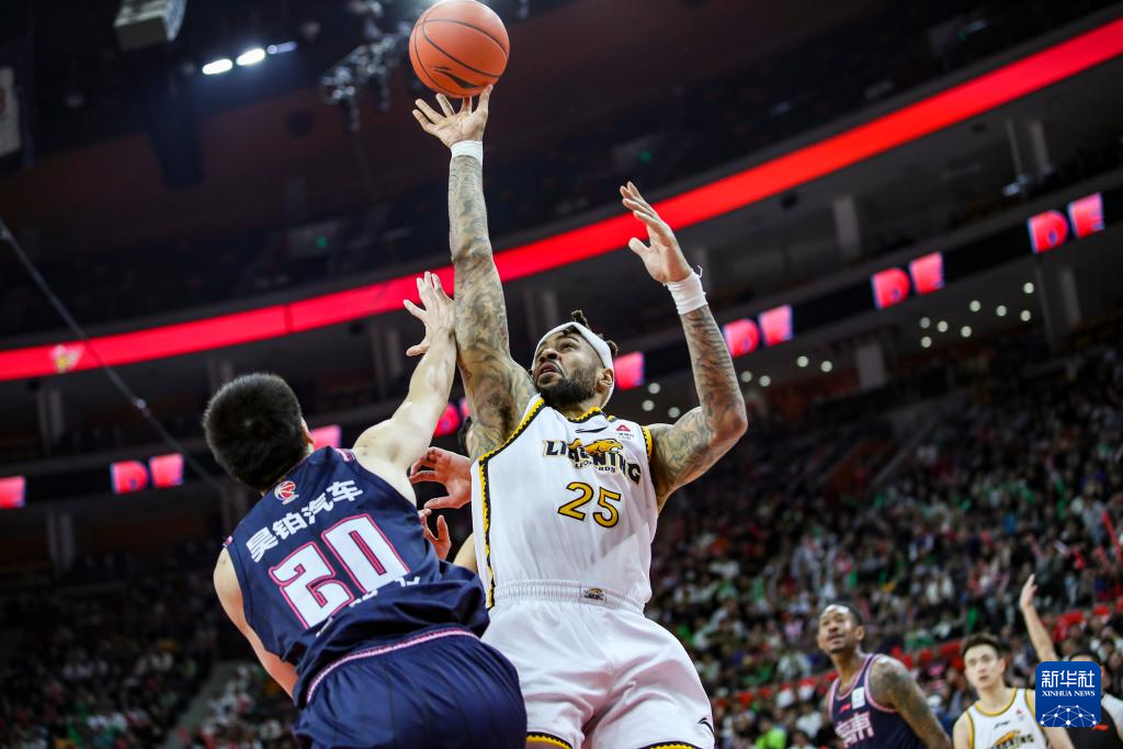 辽宁男篮客场击败山东队,赢得胜利 辽宁男篮客场击败山东队,赢得胜利