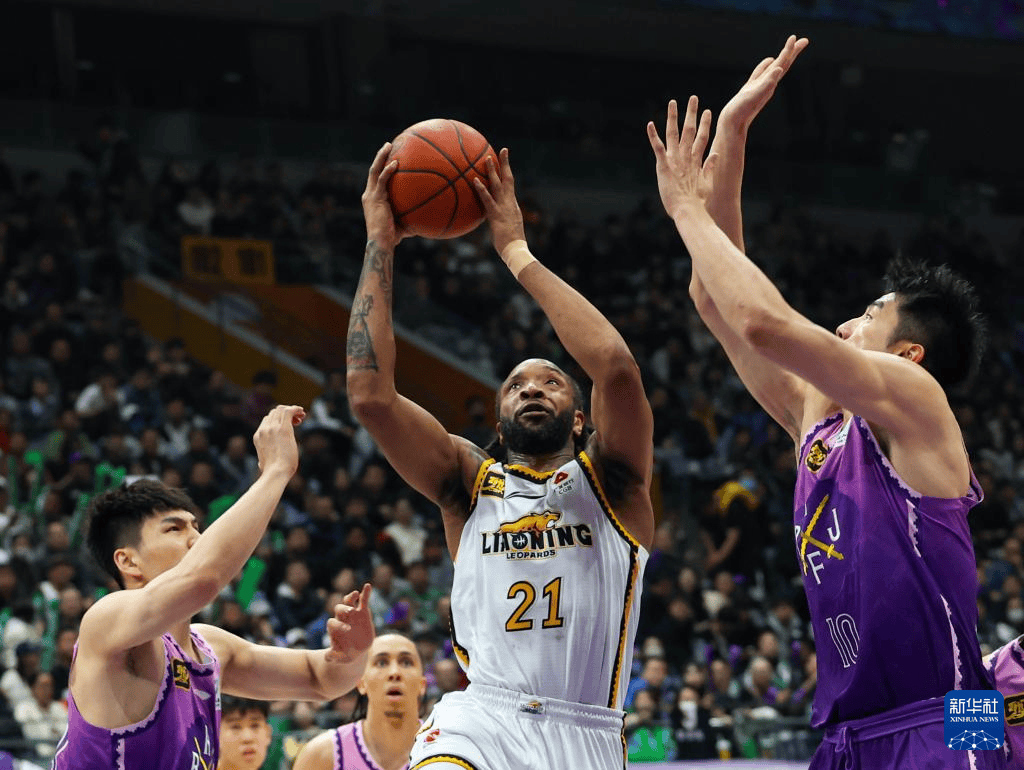 辽宁男篮客场击败山东队,赢得胜利 辽宁男篮客场击败山东队,赢得胜利