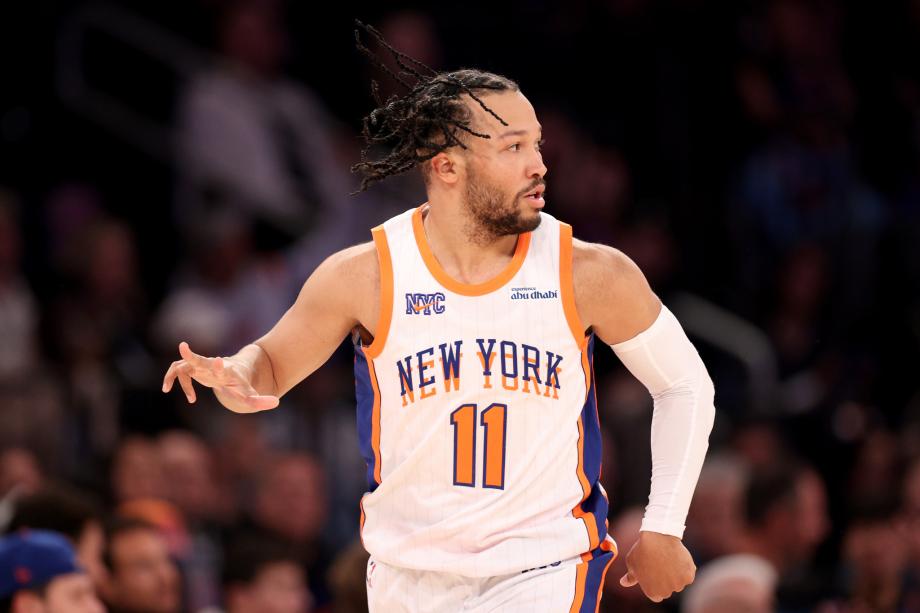 尼克斯客场胜雄鹿,豪取十连胜 尼克斯客场胜雄鹿,豪取十连胜